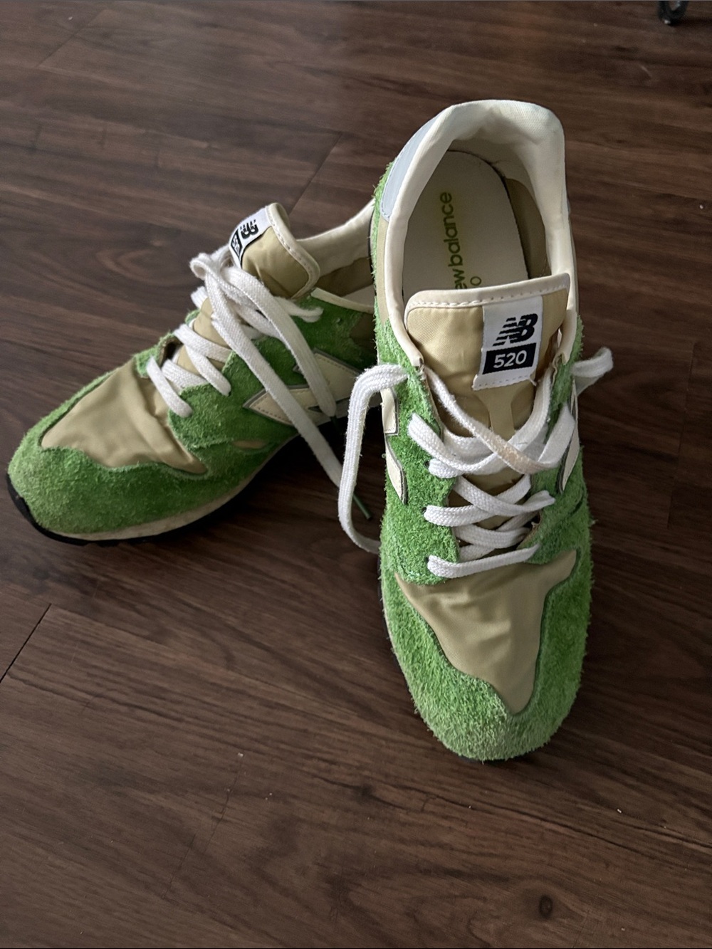 New Balance 520 Green Suede & Tan Nylon Sneakers. Size 9.5
